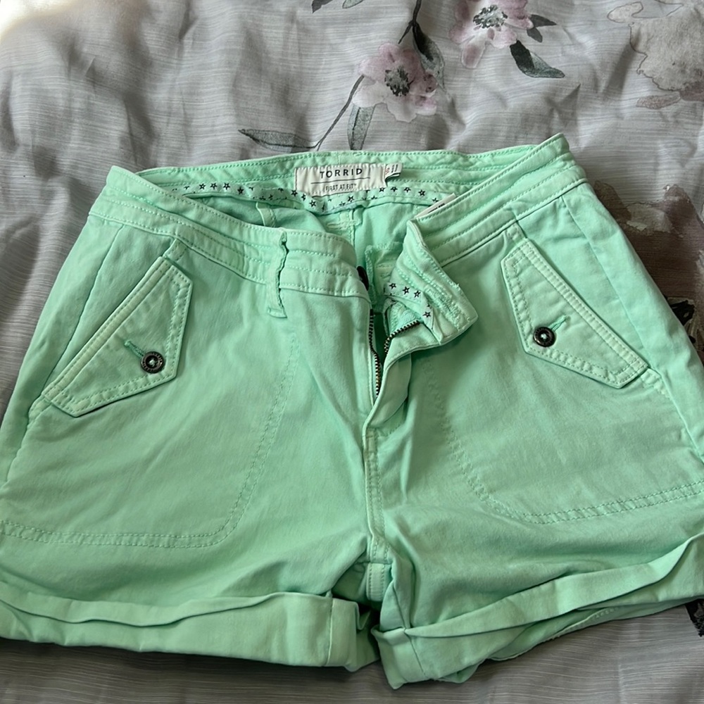 Mint green military short size 10